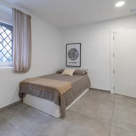 Residencia Universitaria Trinitarios Apartment