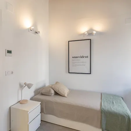 Residencia Universitaria Trinitarios Appartamento *