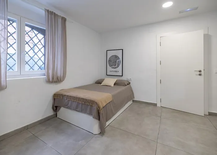 Residencia Universitaria Trinitarios アパート