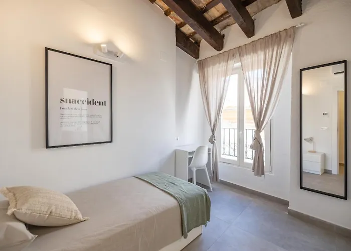 Residencia Universitaria Trinitarios アパート